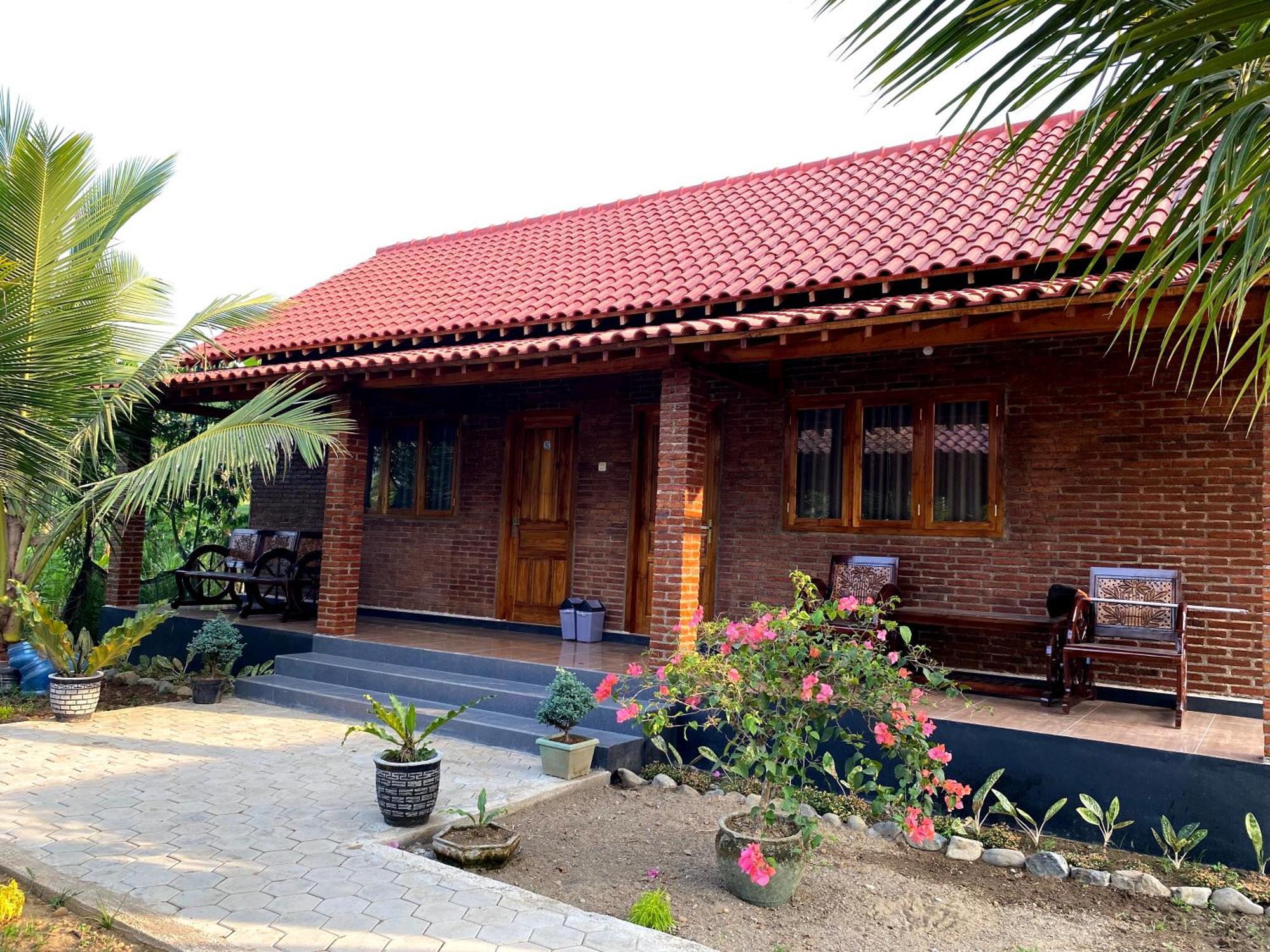 Adventure Turtle Homestay Meru Betiri Sarungan Exterior foto